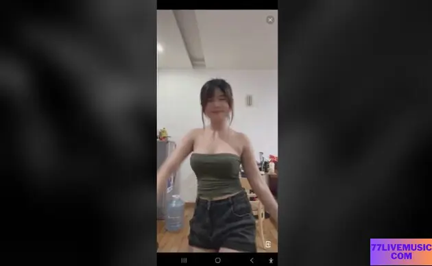 Hương Loli 77live Mặt Ngây Thơ Nhảy Múa Gợi Cảm Hình 9