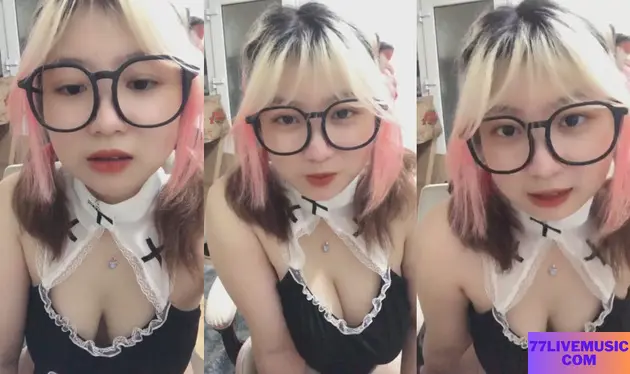 Lilibear 77live Mặt Non, Đeo Kính Khoe Dáng Đẹp Hình 1